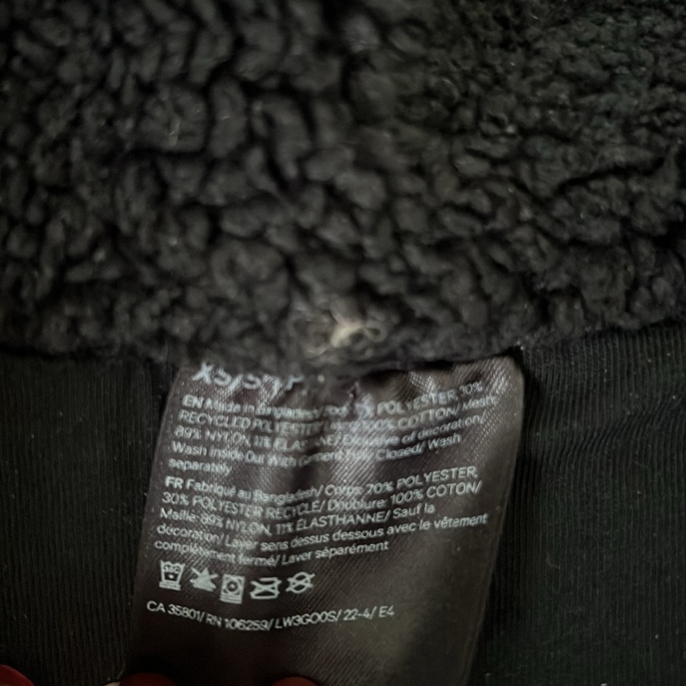 Lululemon Sherpa quarter zip pull over - size XS/S - Picture 2 of 3